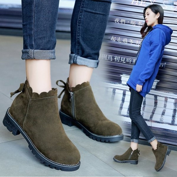 Стилни дамски боти в три цвята, подходящи за ежедневие