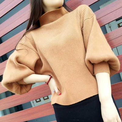 Дамска блуза подходяща за всеки повод с полувисока яка 