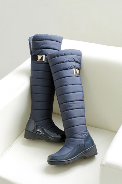 Топли дамски високи ботуши с много удобна подметка