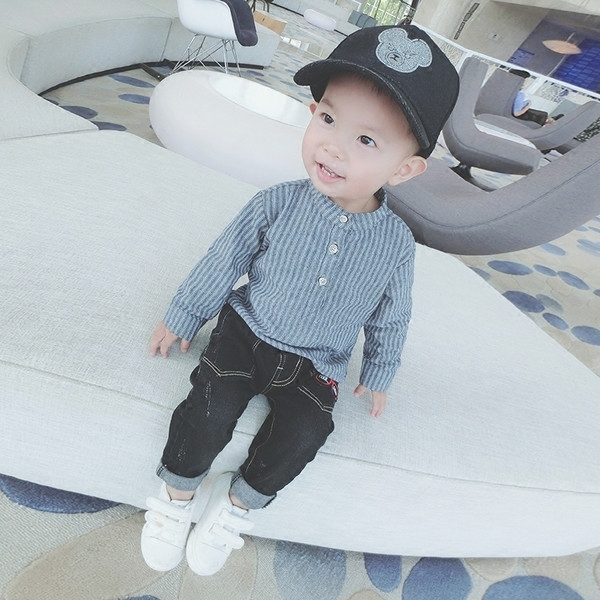 Спортно-елегантна детска риза за момчета на райе в два цвята с копчета