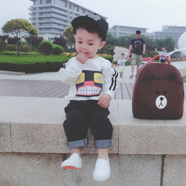 Детска блуза за момчета, в бял и черен цвят с интересно изображение 