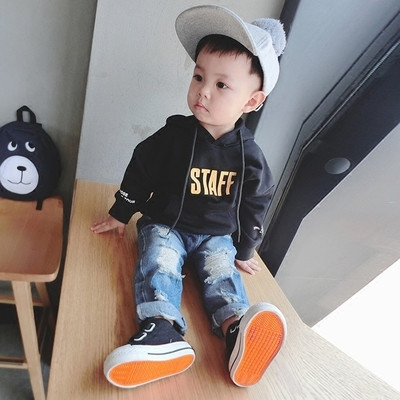 Παιδικό καθημερινό μπουφάν σε τρία χρώματα με κουκούλα και σε ευρύ μοτίβο