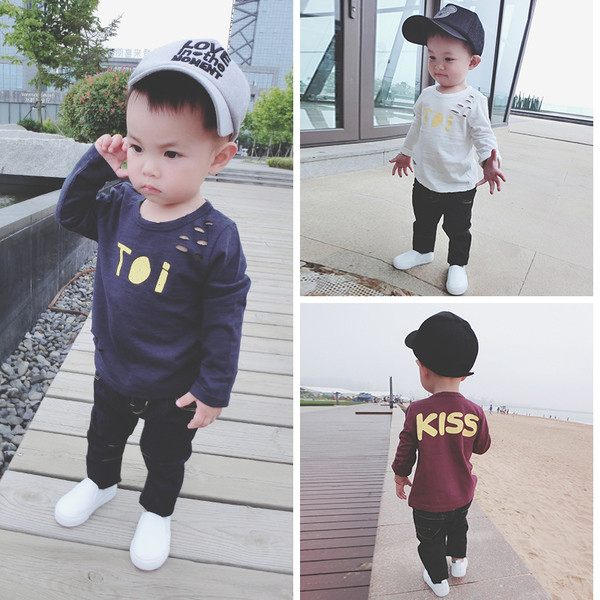 Есенна детска блуза за момчета с дупки и надписи