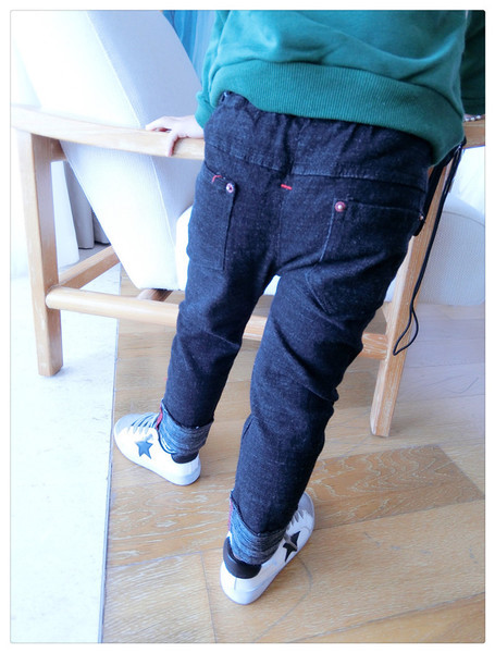 Стилни детски дънки за момчета тип Слим в тъмен цвят