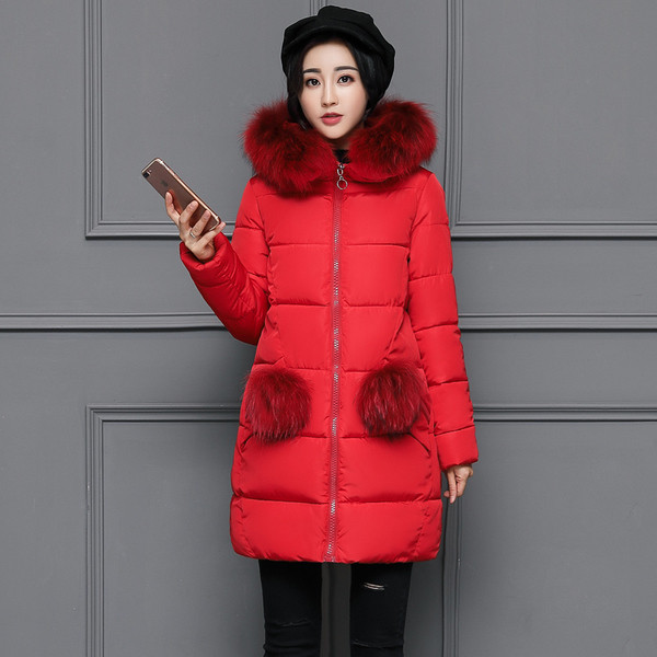 Стилно дамско дълго яке тип грейка с много актуални пухчета