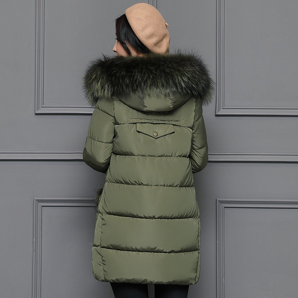 Стилно дамско дълго яке тип грейка с много актуални пухчета