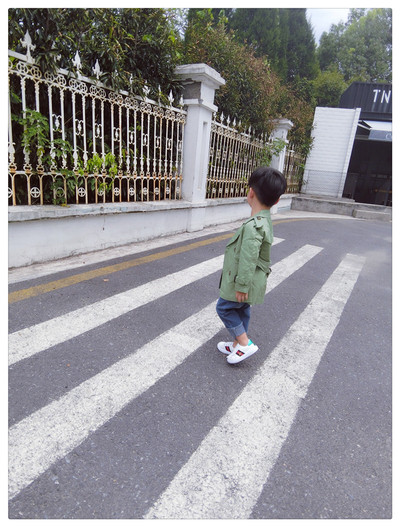 Есенно детско палто за момчета с колан в три цвята