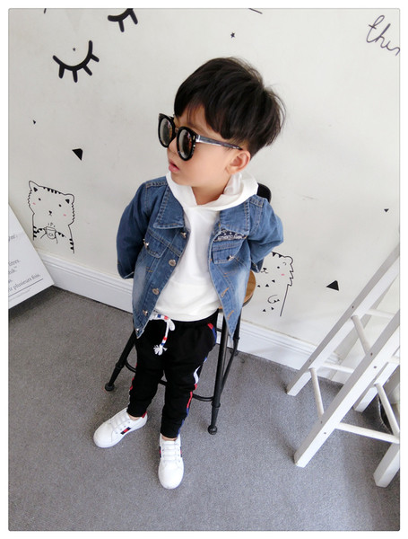 Παιδικό τζιν μποφάν για αγόρια με όμορφη διακόσμηση στην πλάτη, κατάλληλη για την καθημερινή ζωή