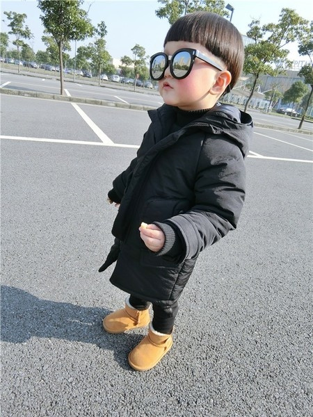 Ζεστό παιδικό μπουφάν για αγόρια με κουκούλα και μακρύ περίγραμμα