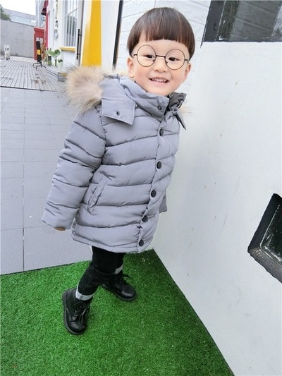 Κομψό χειμωνιάτικο παιδικό μπουφάν με κουκούλα και χνούδι σε γκρι και πράσινο χρώμα