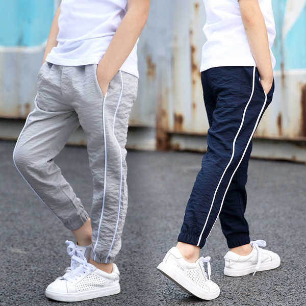 Αθλητικό παιδικό παντελόνι  για αγόρια σε δύο  χρώματα και με λάστιχα 