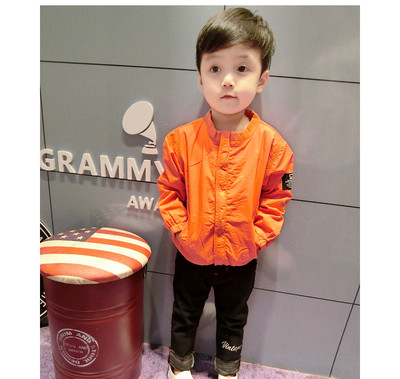 Παιδικό φθινωπορινό μπουφάν για αγόρια σε φρέσκα χρώματα