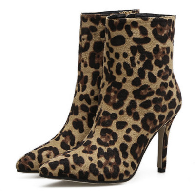 Βελούδινα γυναικεία παπούτσια με ψηλό  τακούνι σε διάφορα χρώματα