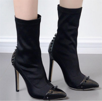 Дамски заострени обувки на висок ток с метални нитове