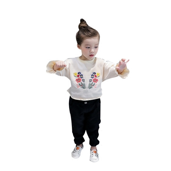 Μοντέρνα παιδική μπλούζα σε ένα ενδιαφέρον μοντέλο με floral διακόσμηση