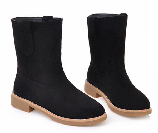 Γυναικείες μπότες σουέτ με επίπεδη σόλα και παχύ τακούνι