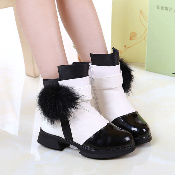 Όμορφα παιδικά μποτάκια για κορίτσια με γουνάκι σε τρία χρώματα