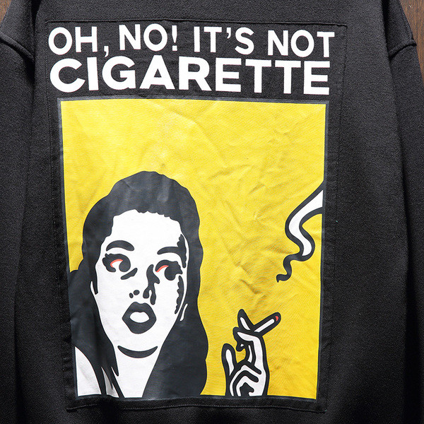 Ανδρική μπλούζα με εφαρμογή και επιγραφή στην πλάτη σε δύο χρώματα