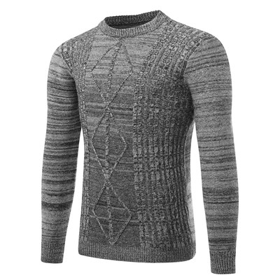 Есенно-зимен пуловер с интересни релефни мотиви