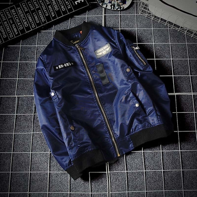 Ανδρικό μπουφάν για το φθινοπώρο σε τρία χρώματα με εφαρμογή