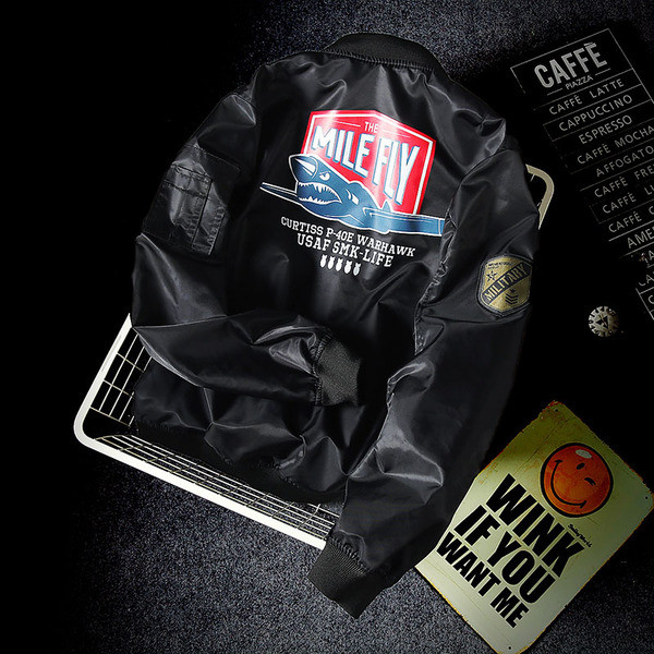 Ανδρικό μπουφάν για το φθινοπώρο σε τρία χρώματα με εφαρμογή