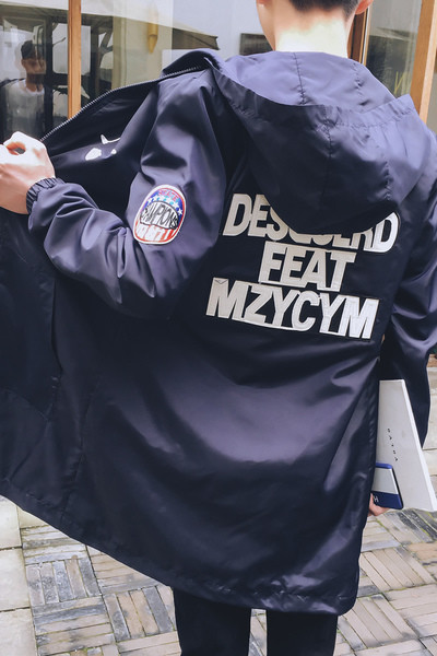 Σπορ-κομψό μακρύ ανδρικό παλτό με κουκούλα  κατάλληλο για φθινόπωρο