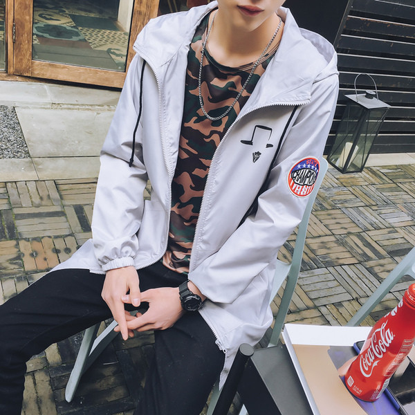 Σπορ-κομψό μακρύ ανδρικό παλτό με κουκούλα  κατάλληλο για φθινόπωρο