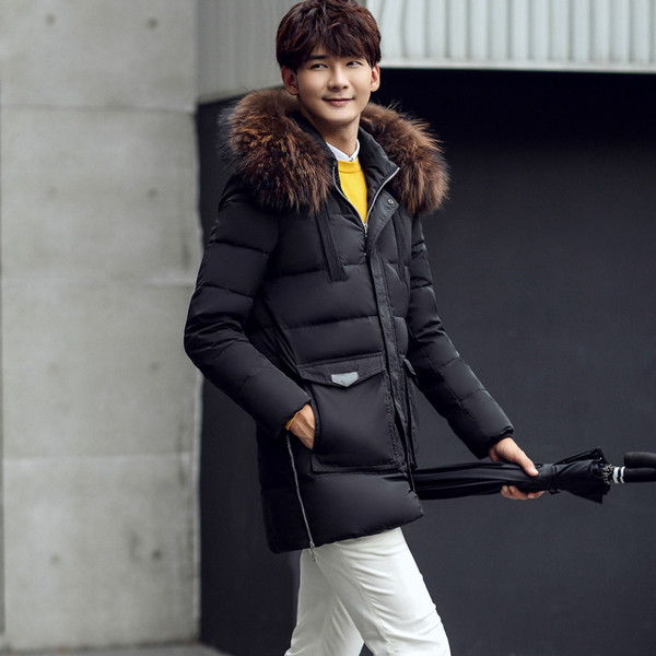 Елегантно мъжко дълго яке с качулка и пух, подходящо за зимата