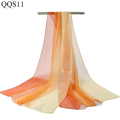 Κομψό και όμορφό γυναικείο κασκόλ, ποικιλία χρωμάτων