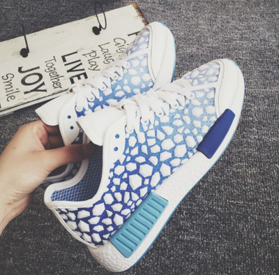 Τρέχοντα γυναικεία παπούτσια με επίπεδη και πολύ άνετη σόλα σε πολλά χρώματα, 3 μοντέλα