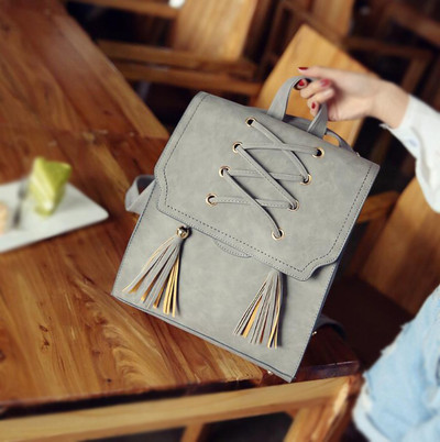 Πολύ κομψό γυναικείο σακίδιο με κρεμαστές φούντες, 4 χρώματα