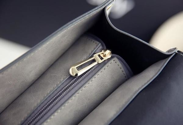 Πολύ κομψό γυναικείο σακίδιο με κρεμαστές φούντες, 4 χρώματα