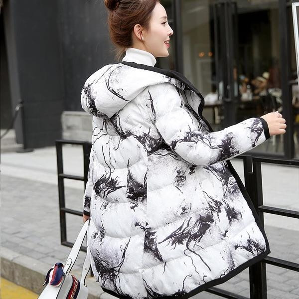 Πολύχρωμο χειμωνιάτικο γυναικείο μπουφάν με φαρδύ κολάρο και κουκούλα