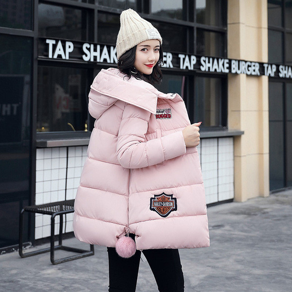 Χειμερινό γυναικείο μπουφάν με εφαρμογή και κουκούλα