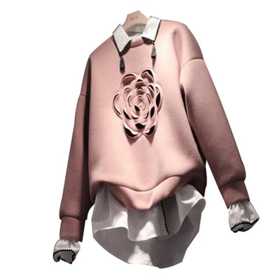 Γυναικεία μπλούζα σε ενδιαφέρουσα διακόσμηση σε ροζ χρώμα