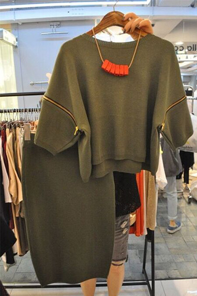 Γυναικείο σπορ-κομψό σύνολο 2 τεμαχίων - φούστα + μπλούζα