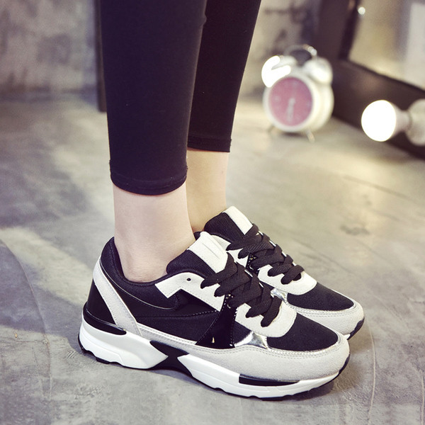 Αθλητικά κομψά γυναικεία παπούτσια σε δύο αποχρώσεις