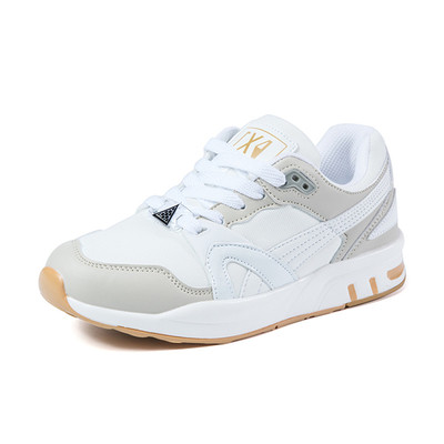 Κομψά γυναικεία πάνινα παπούτσια σε τρία χρώματα κατάλληλα για τη  καθημερινή ζωή