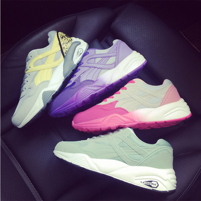 Όμορφα αθλητικά γυναικεία παπούτσια σε τρία χρώματα κατάλληλα για τη  καθημερινή ζωή και αθλητισμό