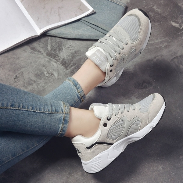 Γυναικεία πάνινα παπούτσια με άνετα πέλματα, κατάλληλα για αθλητισμό και  για την καθημερινή ζωή