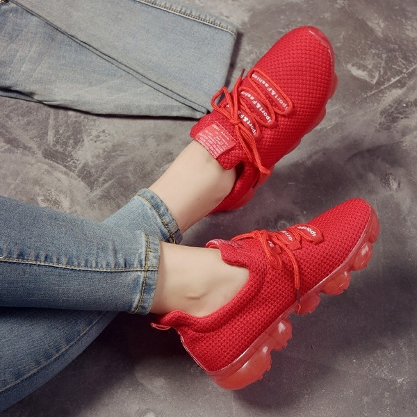 Αθλητικά γυναικεία παπούτσια με άνετα πέλματα σε κόκκινο και μαύρο χρώμα