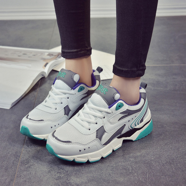 Αθλητικά γυναικεία παπούτσια σε τρία χρώματα