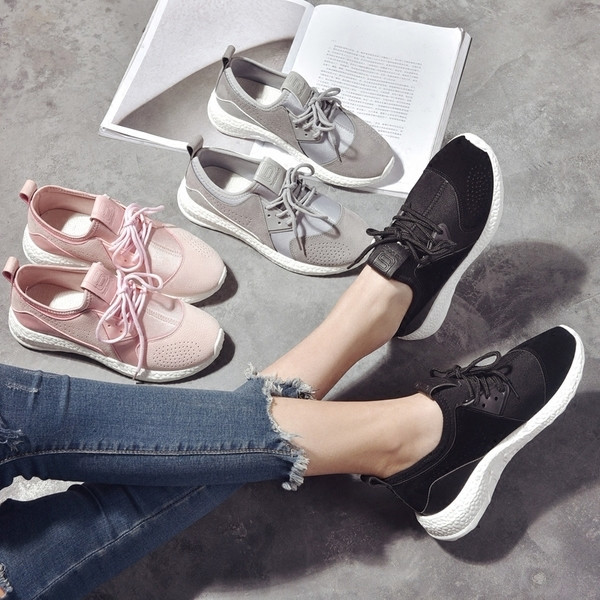 Αθλητικά γυναικεία παπούτσια  σε τρία χρώματα