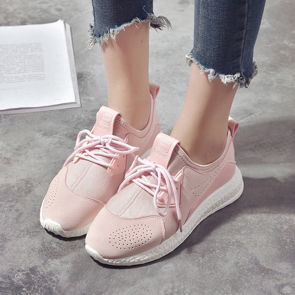 Αθλητικά γυναικεία παπούτσια  σε τρία χρώματα