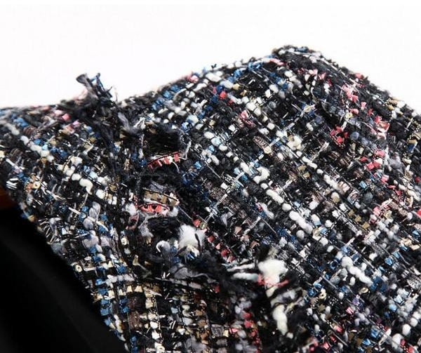 Γυναικείο μακρύ παλτό με ενδιαφέρουσες περικοπές