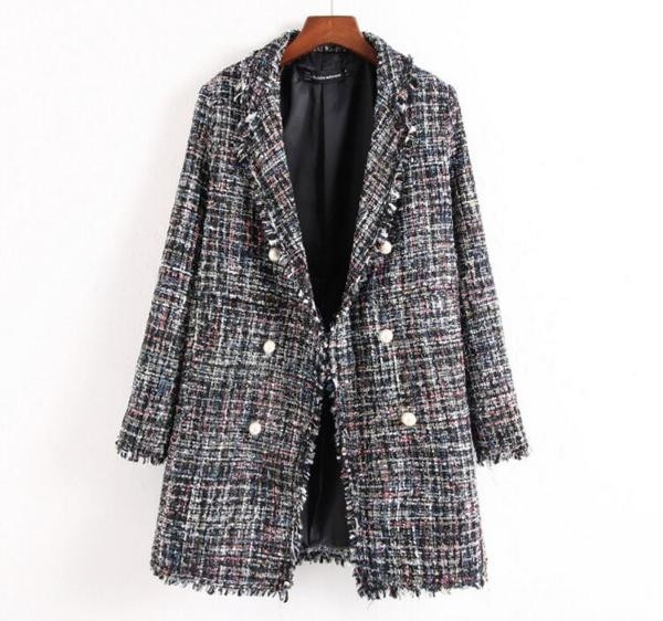 Γυναικείο μακρύ παλτό με ενδιαφέρουσες περικοπές