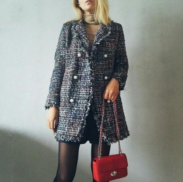 Γυναικείο μακρύ παλτό με ενδιαφέρουσες περικοπές