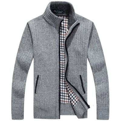 Спортно-елегантна мъжка жилетка в различни цветое