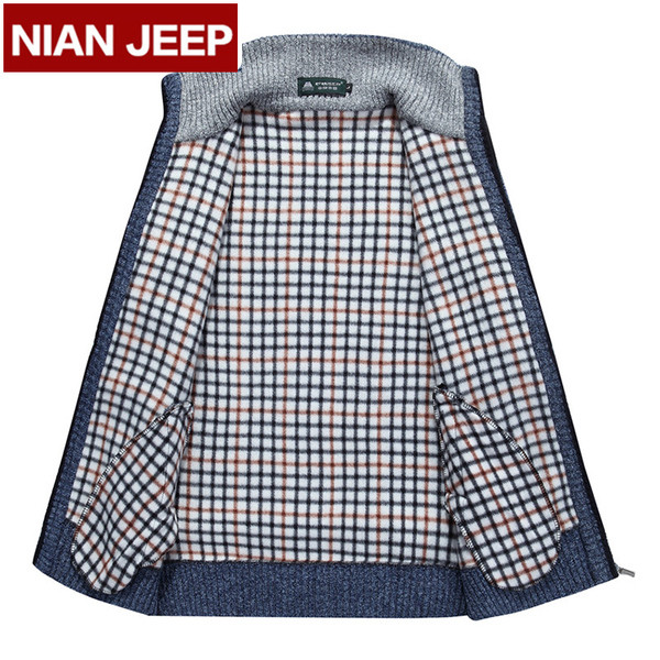 Спортно-елегантна мъжка жилетка в различни цветое