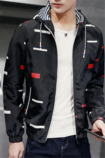 Αθλητικό φθινοπωρινό ανδρικό μπουφάν με μοτίβα και κουκούλα